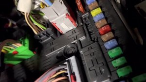 Citroen jumpy central lock falls to sleep / shunt fuse / bsi fix