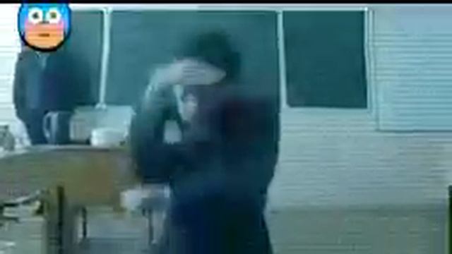 модная спайкучка на башке колючка смотреть онлайн