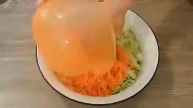 САЛАТ ! салат из капусты ингредиенты помидоры ?морковь ?и соль подсолнечное масла смотреть онлайн