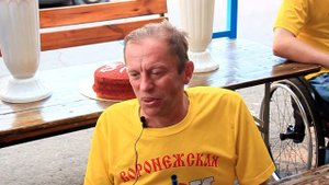 Сегодня анапские парадайверы развернули российский триколор на дне Чёрного моря