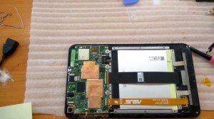 ASUS (8'') Не заряжается и отключается при подключении зарядки.