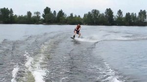 Вейкборд за лодкой RIB