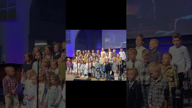 Пример пения :"Христос воскрес, воскрес Мессия" смотреть онлайн