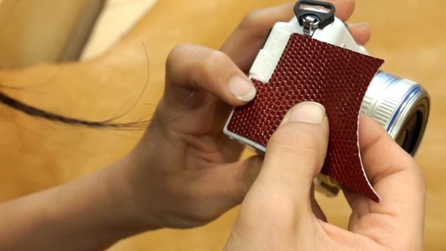 Olympus E-PM1貼り革キットの貼り方 aki-asahi.com смотреть онлайн
