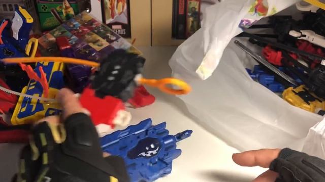БОЛЬШАЯ КОЛЛЕКЦИЯ ПУСКАТЕЛЕЙ / Бейблэйд Бёрст / Beyblade Burst смотреть онлайн