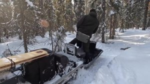 Лесная изба в зимней тайге. Лесные грузоперевозки. Уехал на мототолкаче Ураган. Добрые походы.