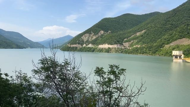 Грузия. Жинвальское водохранилище. Отправляемся в горы! Ситуация на Военно- Грузинской дороге.
