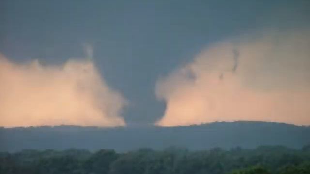 Stoughton Tornado August 2005 смотреть онлайн