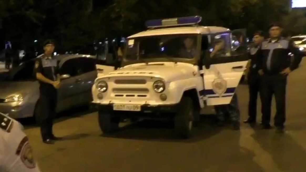 Служба национальной безопасности Армении предъявила ультиматум захватчикам здания полиции в Ереване