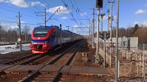 Скоростной экспресс РЭКС Дубна - Москва пролетает платформу Шереметьевская D1 МЦД Москва