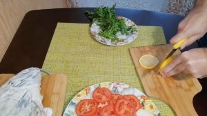 Карп запеченный в духовке. Рецепт со сметаной и лимоном.