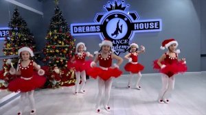 Happy New Year 2023 ! Dance by Little Girls