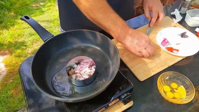 Яичница из перепелиных яиц смотреть онлайн