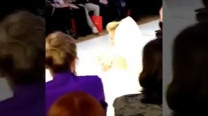 Дочь Аллы Пугачевой и Максима Галкина прошлась по подиуму в свадебном платье