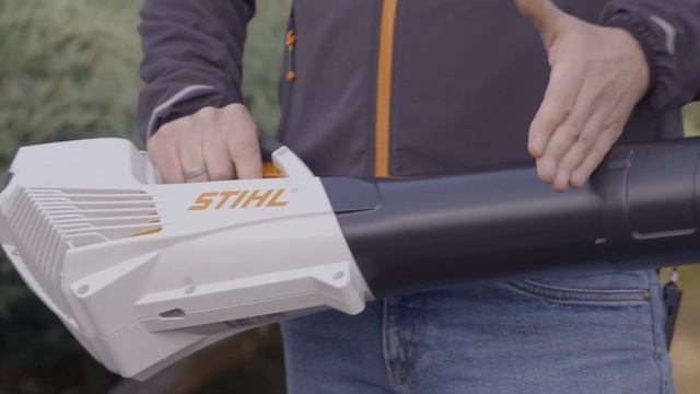 Stihl Akku Compact BGA 56 Blasgerät / Heckenschere HSA 56 bei Stavermann смотреть онлайн