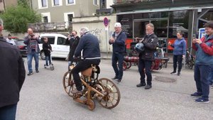 Daimler Reitwagen von 1885 der erste Verbrenner Motor von Gottlieb Daimler
