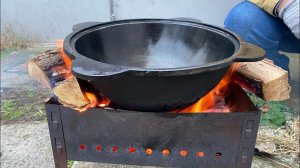 Как прокалить  чугунный казан 6 литров на мангале?