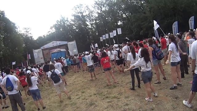 Тысяча Людей и СКК "Вместе" на Зарядке! Утренняя разминка))) смотреть онлайн