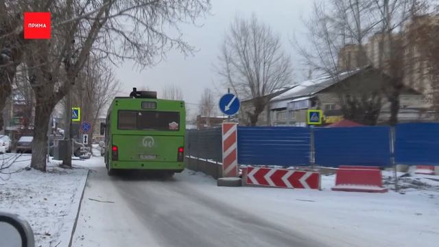 На Спандаряна вскрыли свежий асфальт из-за ремонта труб смотреть онлайн