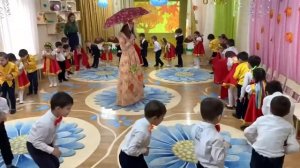 Игра «Волшебный зонтик»  Старшая группа  Осенний праздник  #праздникдлядетей  #детигруппыпингвинята