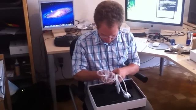 MacBook Air 13" (Summer 2012) Unboxing смотреть онлайн