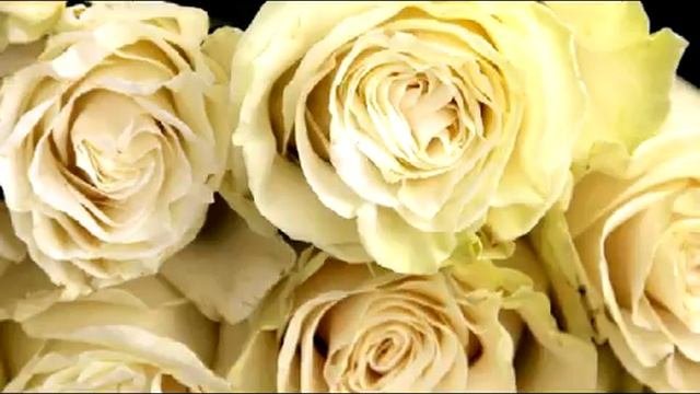 С Днем Свадьбы !  Чудесная видео открытка молодоженам.