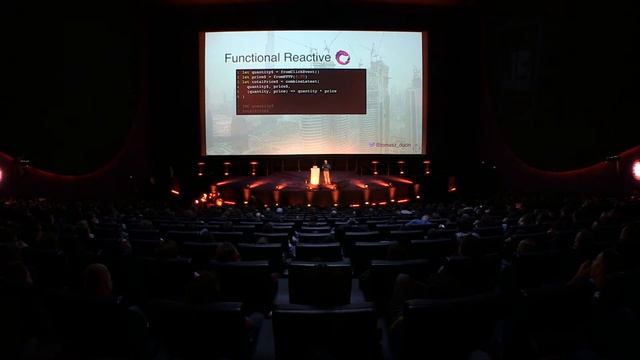 Keynote Session: The future of JS architecture - Tomasz Ducin