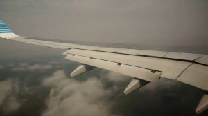 Approach and landing in the Iguazú Falls Airport (Argentina).Flight AR 1724