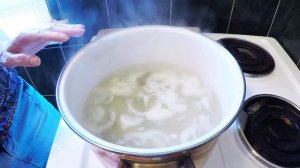 Как варить пельмени в кастрюле простой рецепт на обед и ужин!