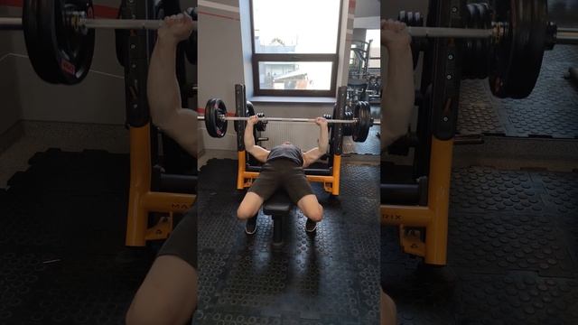 big_workout_machine делает жим лёжа 105КГ #рекомендации