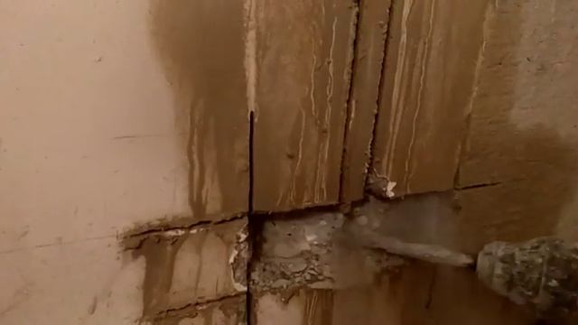 Алмазное штробление под розетки в стенах из бетона без пыли цены в Москве. +7(495)991-81-26 Буравчи