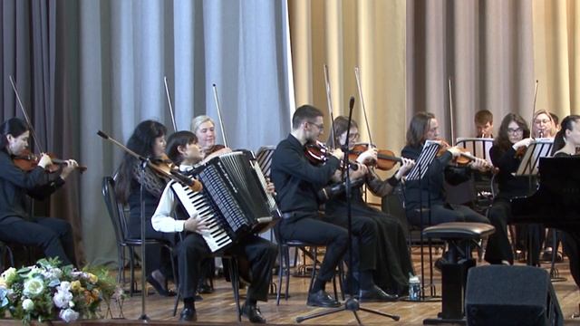 Владимир Шаинский "Песенка Крокодила Гены" исполняет Топ Иван (аккордеон) смотреть онлайн