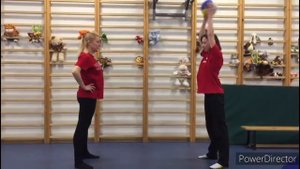 "Упражнение с мячом в паре".