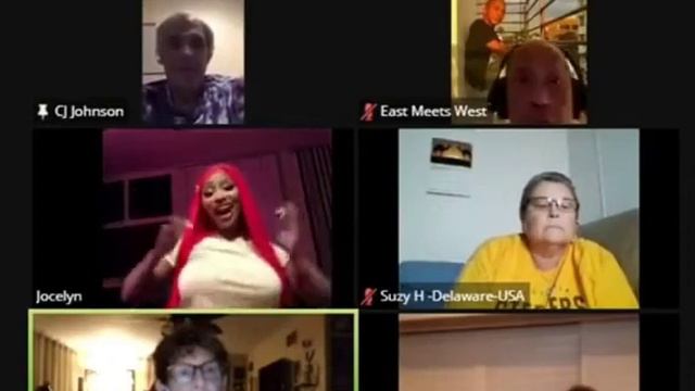 Stan Twitter : Nicki Minaj interrupts a Zoom group video chat!