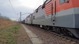 Электровозы 3ЭС5К-814 и 3ЭС5К-418 "Ермак" со сдвоенным грузовым поездом.