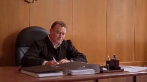 встать суд идет