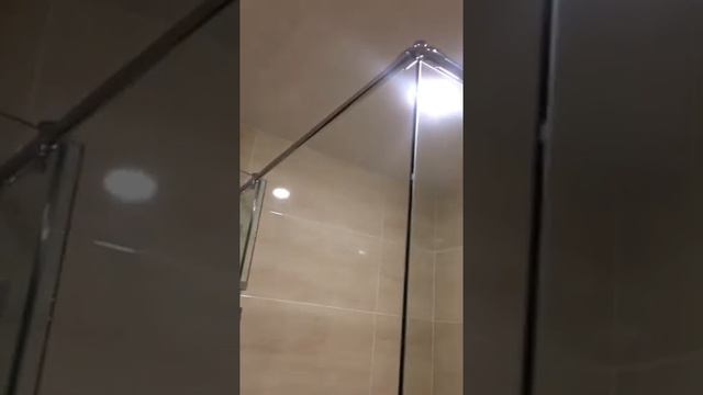 Душевая кабинка для ванной комнаты