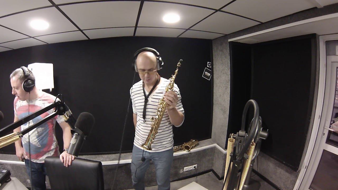 Soprano Sax Improvization with Vocal House