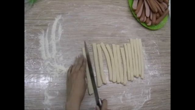 Рецепт: Сосиски в слоеном тесте/Recipe: Sausage in puff pastry смотреть онлайн