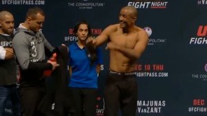 ПОЖИРАЮЩИЙ ВЗГЛЯД ДЕВУШКИ??? ВЗВЕШИВАНИЕ UFC