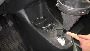 How to remove gear shift knob gaiter boot - Skoda Fabia 2