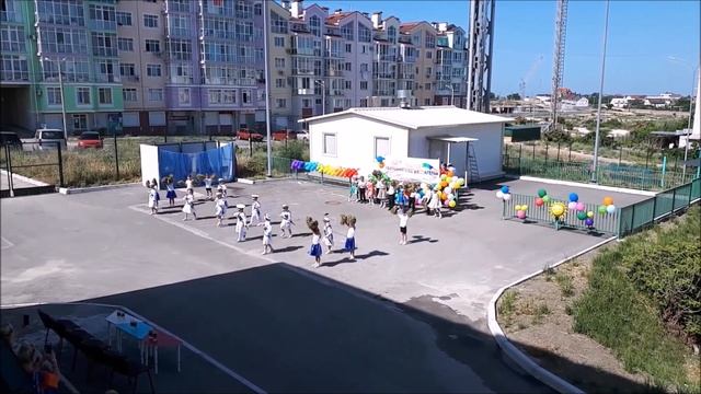 Флешмоб "ВМЕСТЕ МЫ-БОЛЬШАЯ СИЛА, ВМЕСТЕ МЫ-СТРАНА РОССИЯ" ГБДОУ "Детский сад "Акварель"