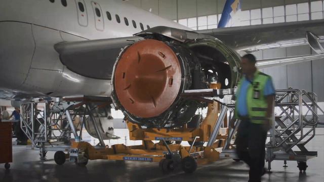 Базовое обслуживание самолетов смотреть онлайн