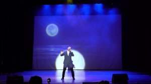 Виктор Чесноков исполняет песню Валерия Ободзинского - Дремлет море в ночи