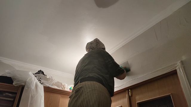 Как заштукатурить стену над входной дверью под обои смотреть онлайн ...