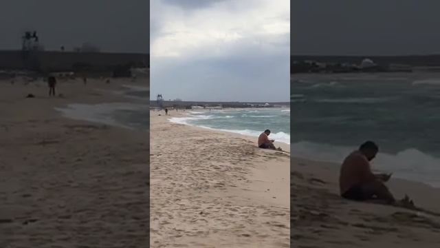 Пляж Оленевка Крым всем рекомендуем реально чистое море и белый песок смотреть онлайн