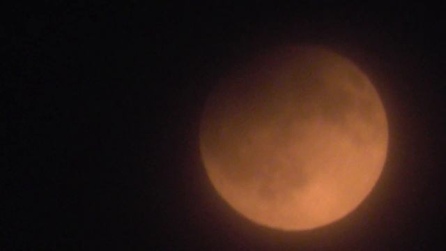 Полутеневое лунное затмение 05.05.2023 года, максимальная фаза. Лунное затмение в Новосибирске. смотреть онлайн