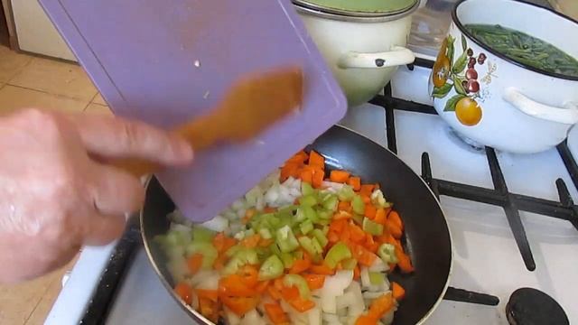 ВКУСНЕЙШИЙ СУП ИЗ СТРУЧКОВОЙ ФАСОЛИ! Старый кавказский рецепт! смотреть онлайн