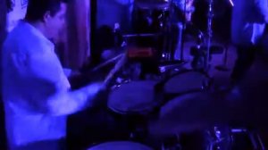 Ruben "el Niño"  de LA GRAN CIUDAD tocando la bateria