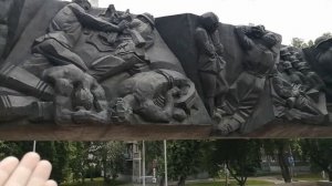 Гуляем на Бульваре героев.  Вечный огонь. Наш день.